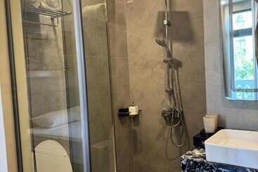 تختخواب و صبحانه Tropical Homestay