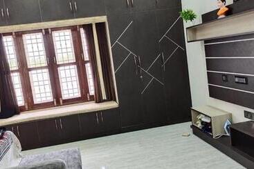 酒店 Amber Travel House By Phr