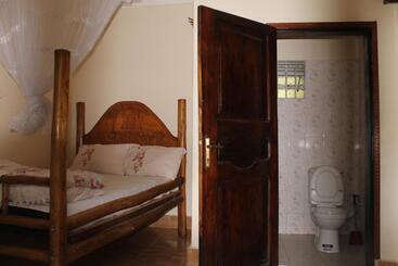 هتل Shoebill Safari Lodge