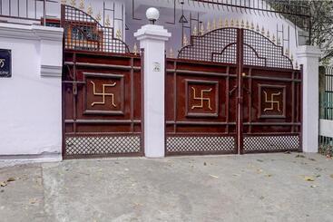 Oyo Bird View Hotel & Cafe