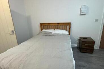 بنسيون Chief Vic Guest House