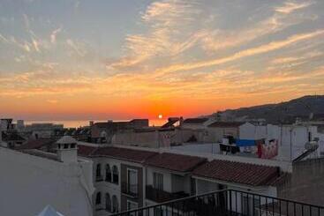 پانسیون Naim Guest House Nerja