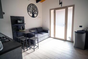 פנסיון Domo San Leone Uta