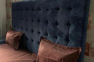 Пансион Urban Oasis