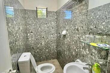 پانسیون Zaffiriah Guest House