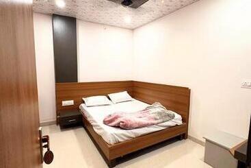 Отель Green View