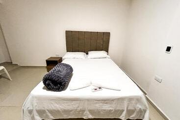 هتل Y Restaurante Oasis