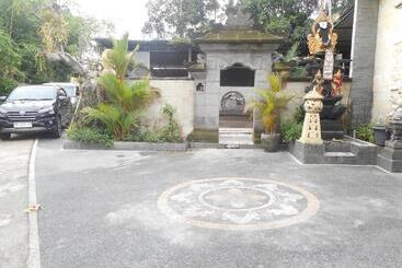 ペンション Suci Amerta Guest House