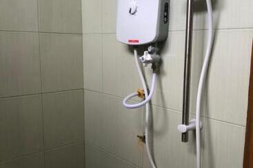 מלון דירות A & Z Roomstay