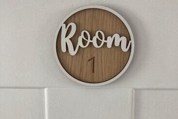 ベッドアンドブレックファースト Private Double Room With Ensuite, No Breakfast, Truro City Centre