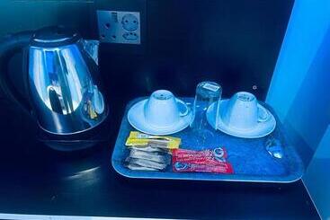 Отель Goldwel Lodge