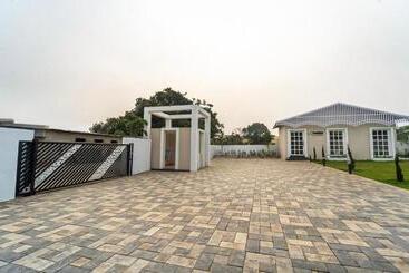 فندق Treebo Greenland Resort, Patia