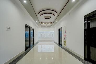 Oyo Flagship Dev Laxmi Palace Hotel & Banquet