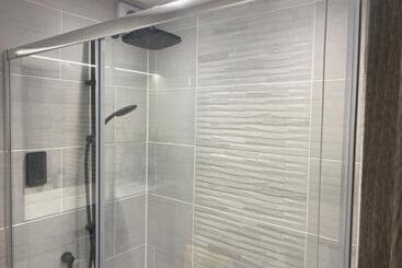 膳宿费 Modern Studio In Natural Surroundings