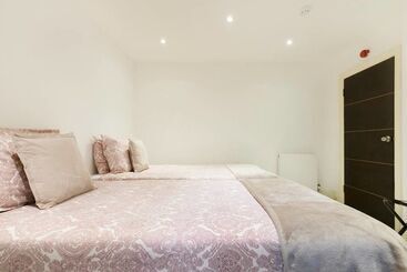 住宿加早餐  Harrods Room