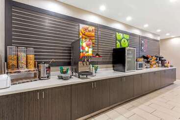 בית מלון כפרי La Quinta By Wyndham Odessa North   Sienna Tower