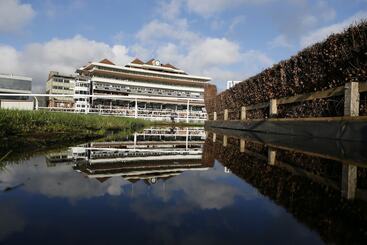 Отель The Lodge