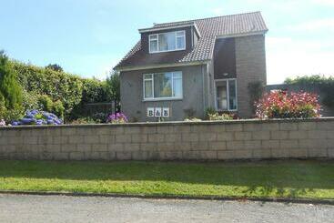 Rose Villa Bed And Breakfast