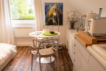 ベッドアンドブレックファースト Lady Hall  Guest House