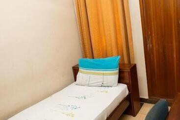 هتل Freeman Methodist Guest House