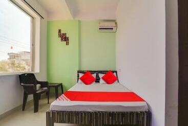 בית מלון כפרי Oyo Urvi Castle