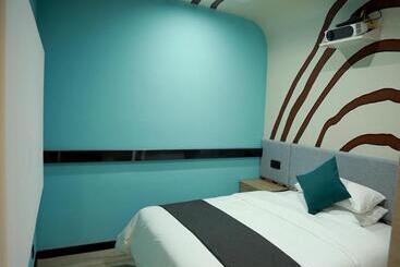 Hotel Thank Inn Chain Fuyang Linquan Stadium