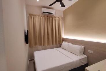 פנסיון Eighteen Guesthouse