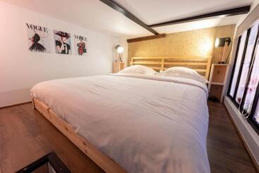 تختخواب و صبحانه New Modern Saint Germain Latin Quarter