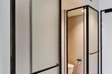 Central Club Hotel   North Melbourne