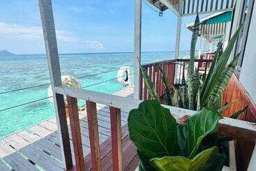 酒店 Bihing Angan Water Chalet