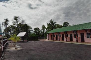 호텔 Chalet Sri Bayu