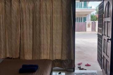 فنادق الكبسولة Sobey Laris Roomstay Iman Gmb