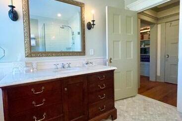 בית מלון כפרי Hannum House