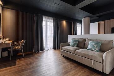 בית מלון כפרי Impiana By Roxy