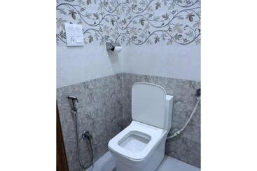 ホテル Premium Krishna Residency