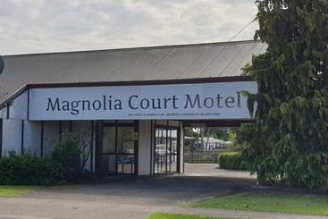 Magnolia Court Motel