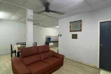פנסיון Adeela Homestay @ Bandar Kuantan