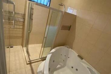 پانسیون Elementz Villa