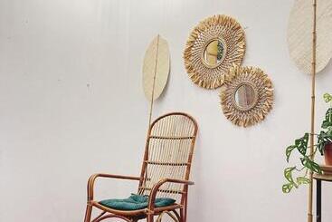 ペンション The Classy Romaakar