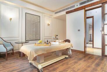 Radisson Collection Hotel & Spa, Riverfront Srinagar