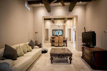 مبيت وإفطار San Gimignano Club De Golf Las Ventanas