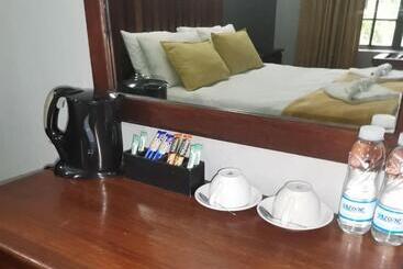 בית מלון כפרי Sanloo Manor Guesthouse