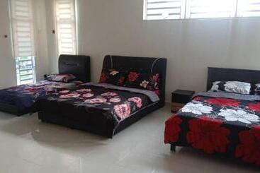 Пансион Pro Qaseh Room Stay , Darulaman Lake Home