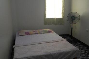 호스텔 Villa Travellers House