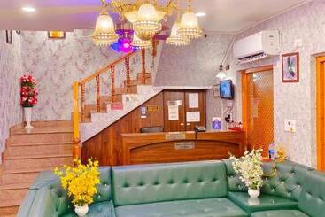 Hotel River View Resort