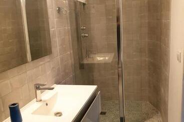 פנסיון Maisonnette Guest House
