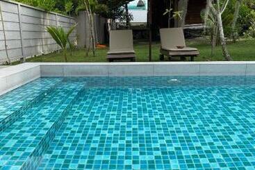 ペンション The Temak Villa