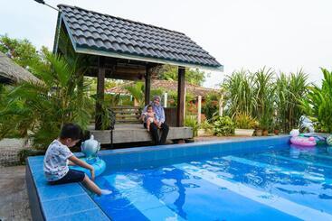 渡假胜地  Dangau Sala D Kontena