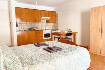 ユースホステル Fania Bliss Studio