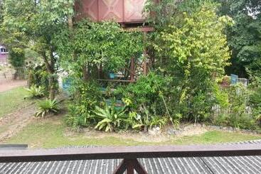 הוסטל Fatehah Inn